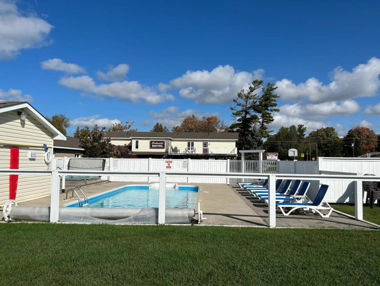 Centennial Motel Sauble Beach Buitenkant foto