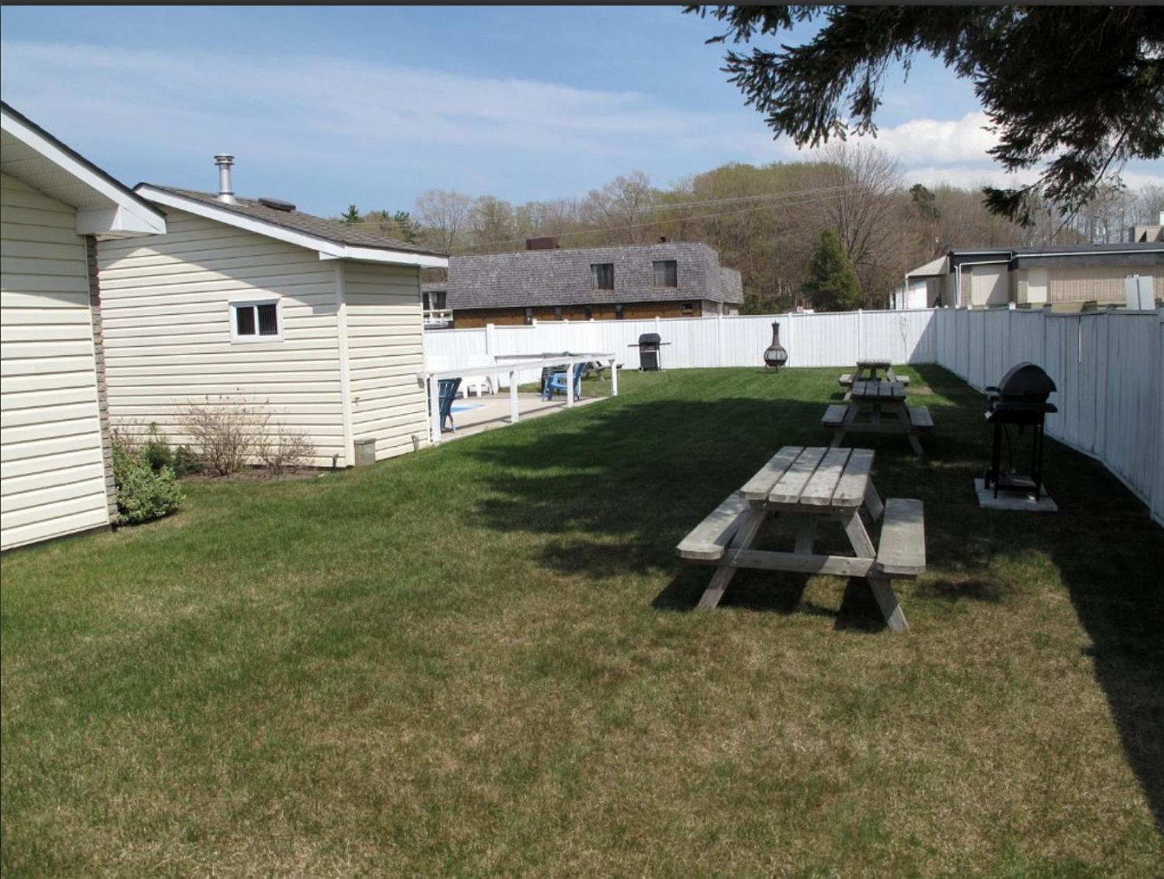 Centennial Motel Sauble Beach Buitenkant foto